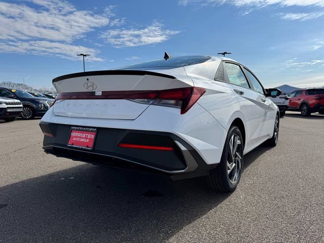 Used 2025 Hyundai Elantra Sport image 25