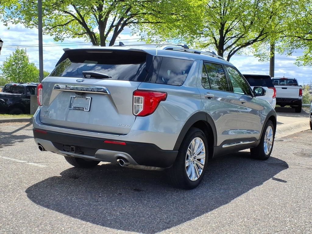 Used 2022 Ford Explorer Limited w/ Equipment Group 301A AWD/4WD image 5