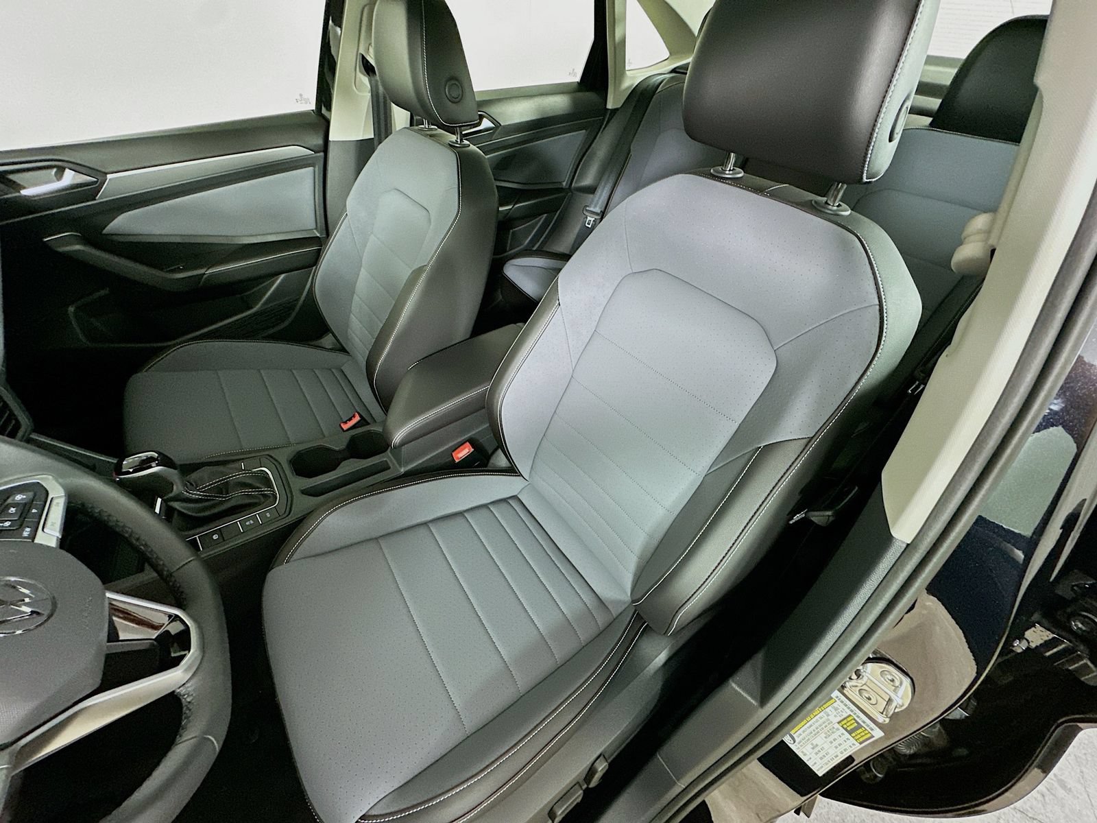 New 2026 Volkswagen Jetta SE FWD image 33