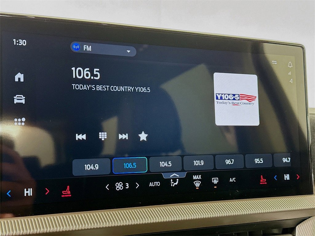 Used 2025 Ford Explorer Active image 18