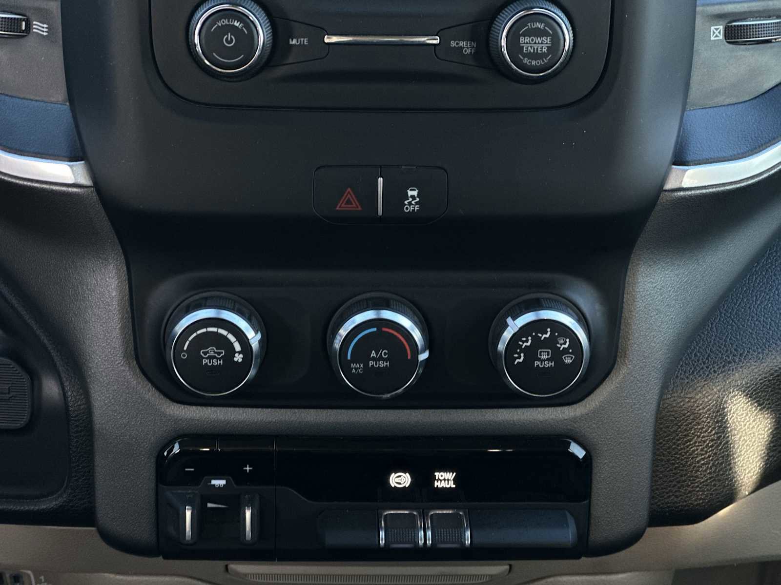 Used 2021 RAM 2500 Big Horn image 16