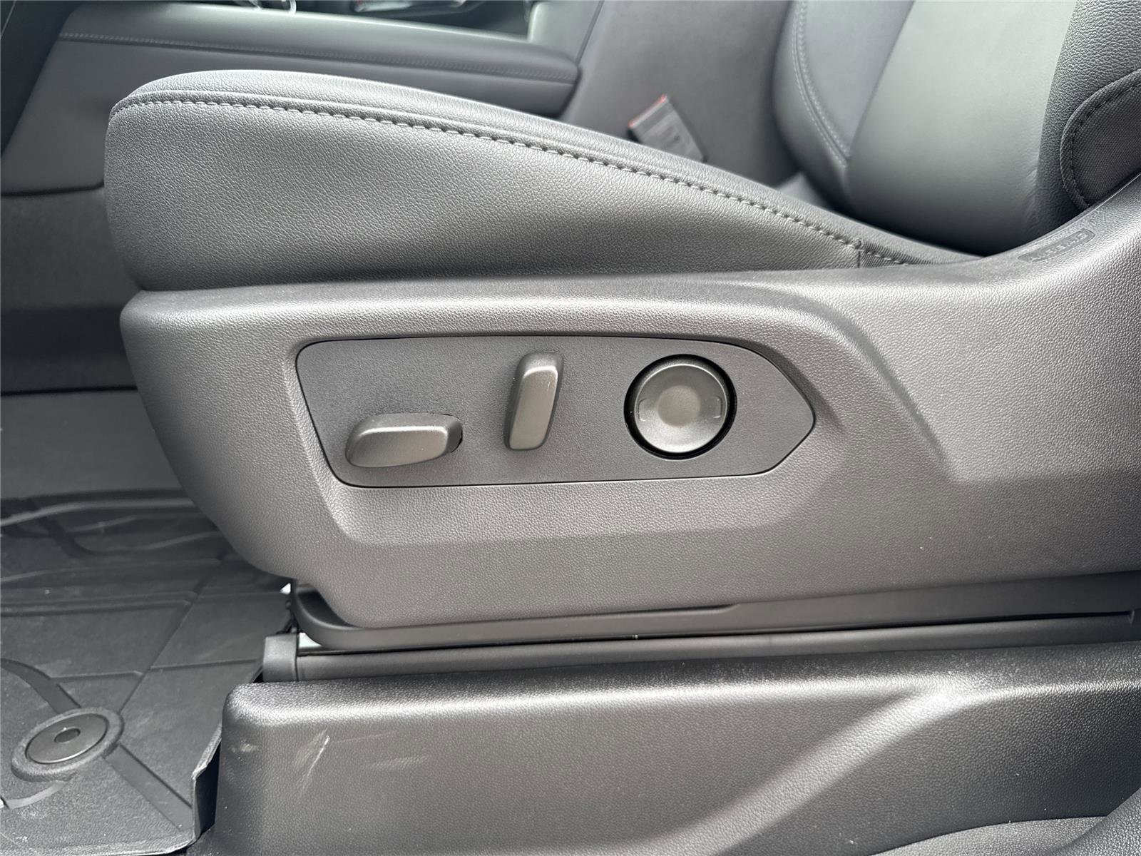 New 2026 Chevrolet Suburban LT w/ Comfort Package RWD image 29