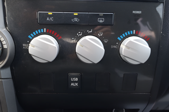 Used 2012 Toyota Tundra 4x4 CrewMax w/ Tow Pkg image 15