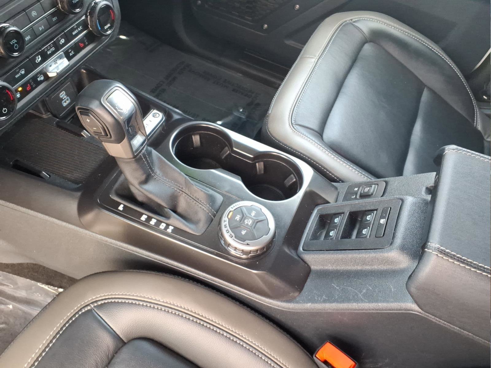 Used 2025 Ford Bronco Outer Banks image 17