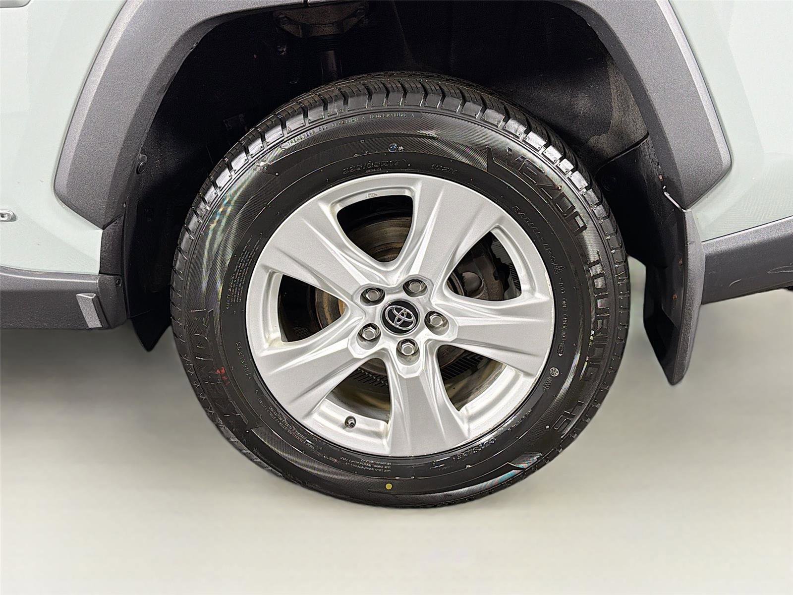 Used 2020 Toyota RAV4 XLE w/ Convenience Package image 30