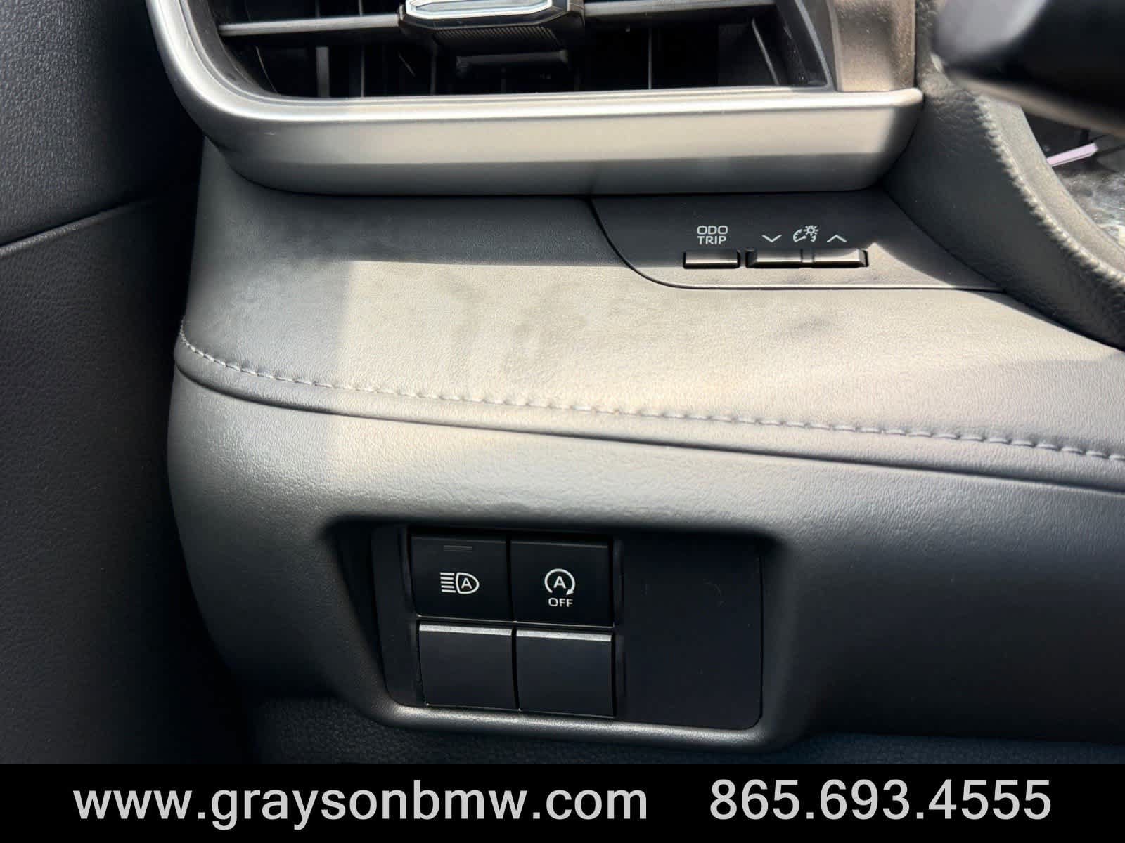Used 2023 Toyota Highlander L FWD image 24