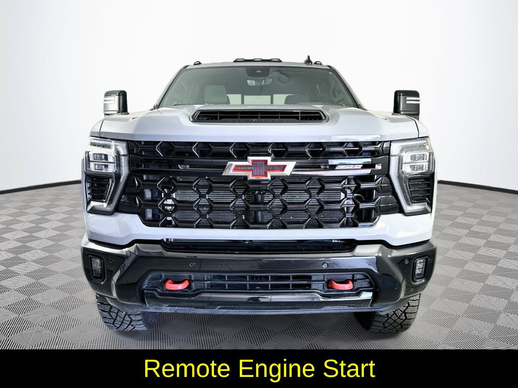 Used 2025 Chevrolet Silverado 2500 ZR2 AWD/4WD image 4
