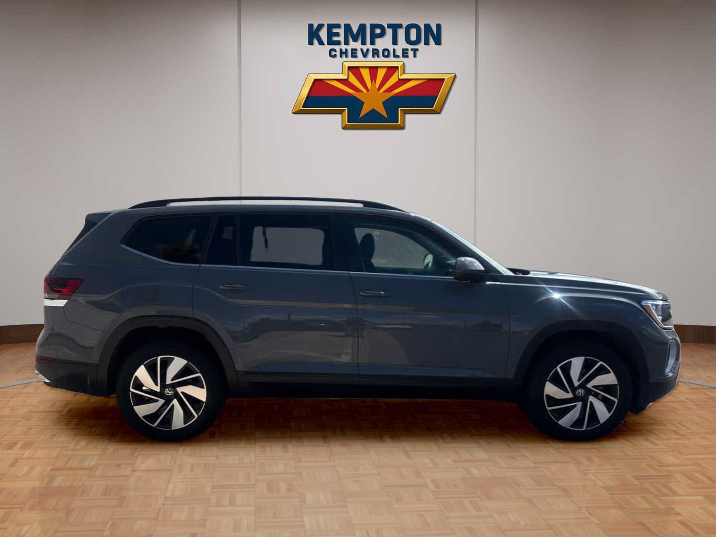 Used 2025 Volkswagen Atlas SE AWD/4WD image 6