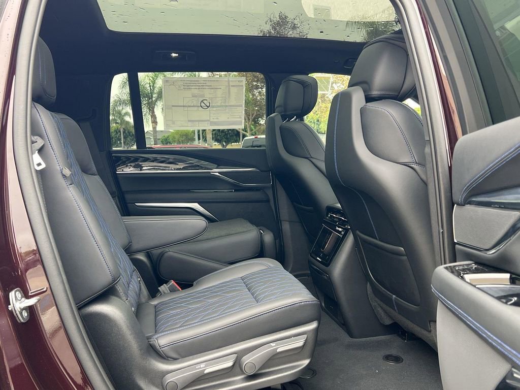 New 2026 Cadillac Escalade IQL Luxury image 34