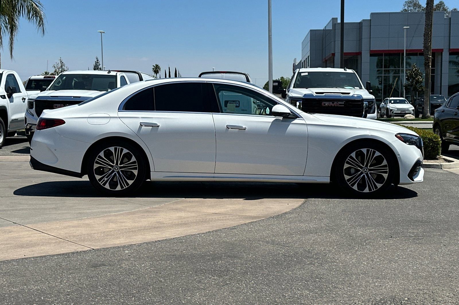 Used 2025 Mercedes-Benz E 350 Sedan image 3