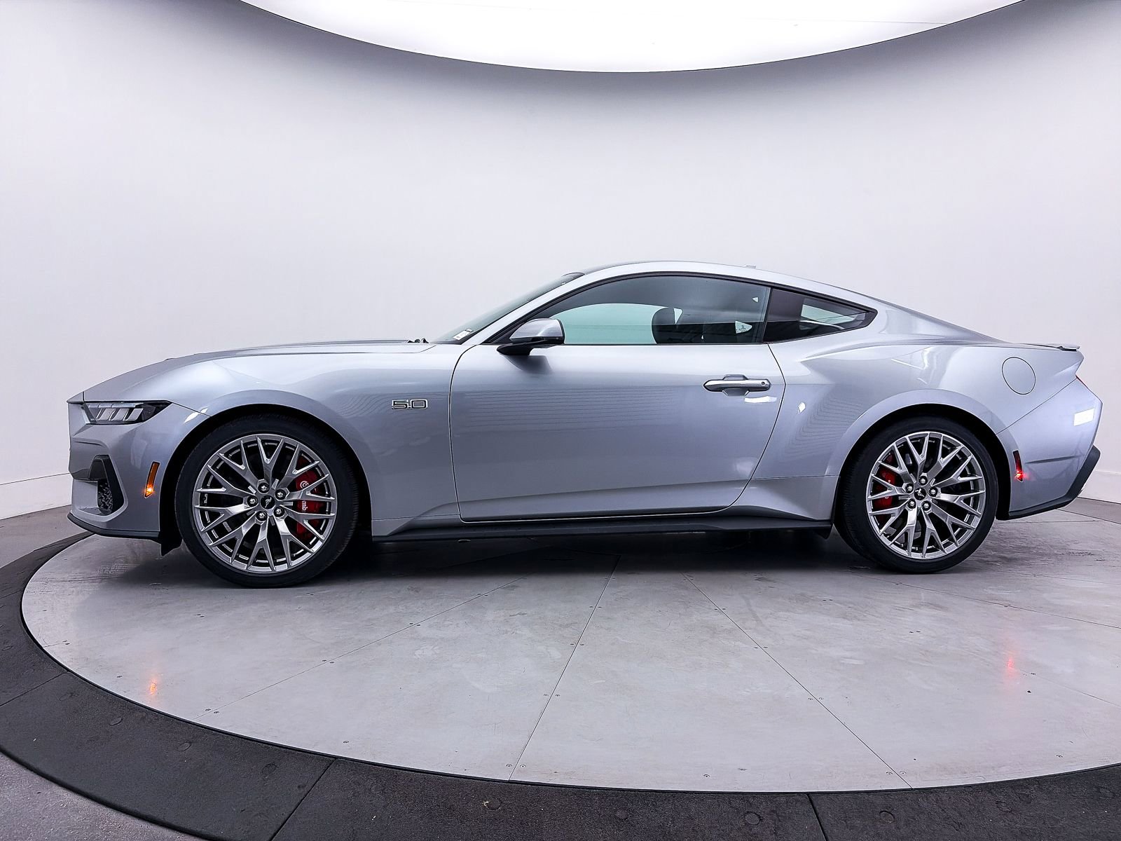 Used 2024 Ford Mustang GT Premium image 40