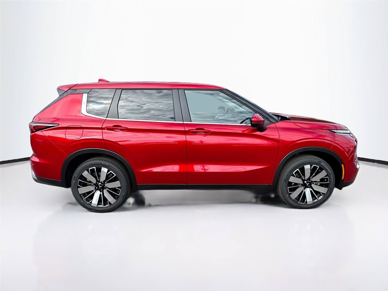 New 2026 Mitsubishi Outlander SE FWD image 8