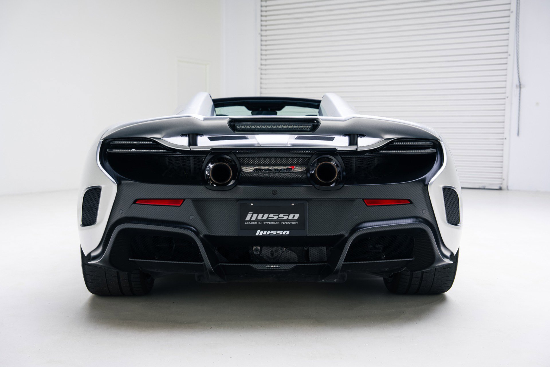 Used 2016 McLaren 675LT image 27