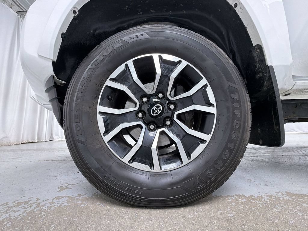 Certified 2022 Toyota Tacoma TRD Sport w/ Technology Package AWD/4WD image 15