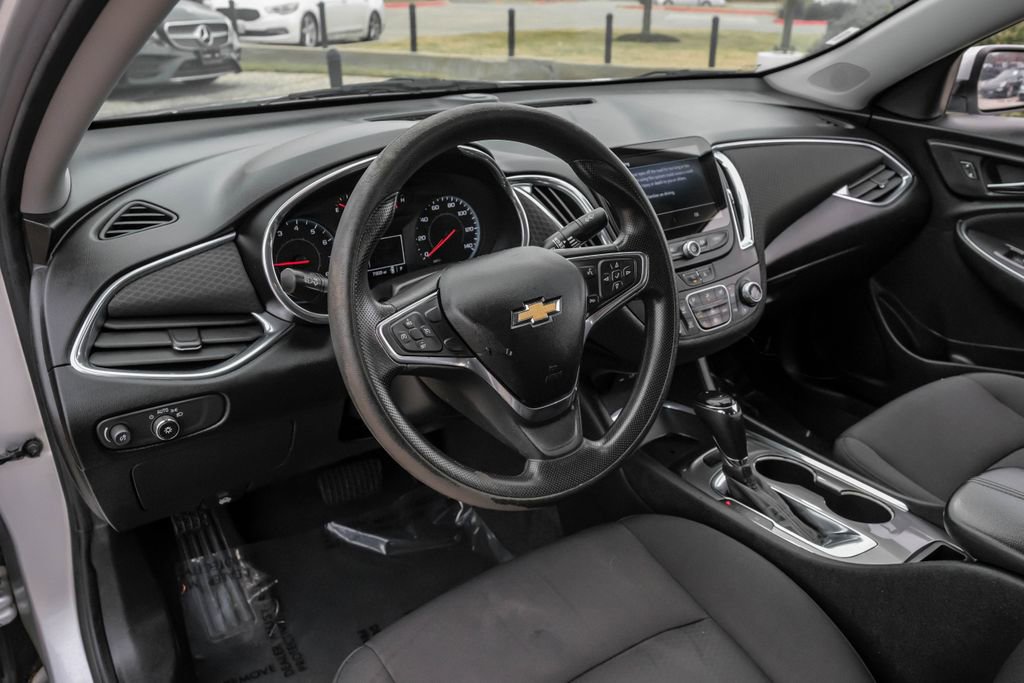 Used 2020 Chevrolet Malibu LT image 13