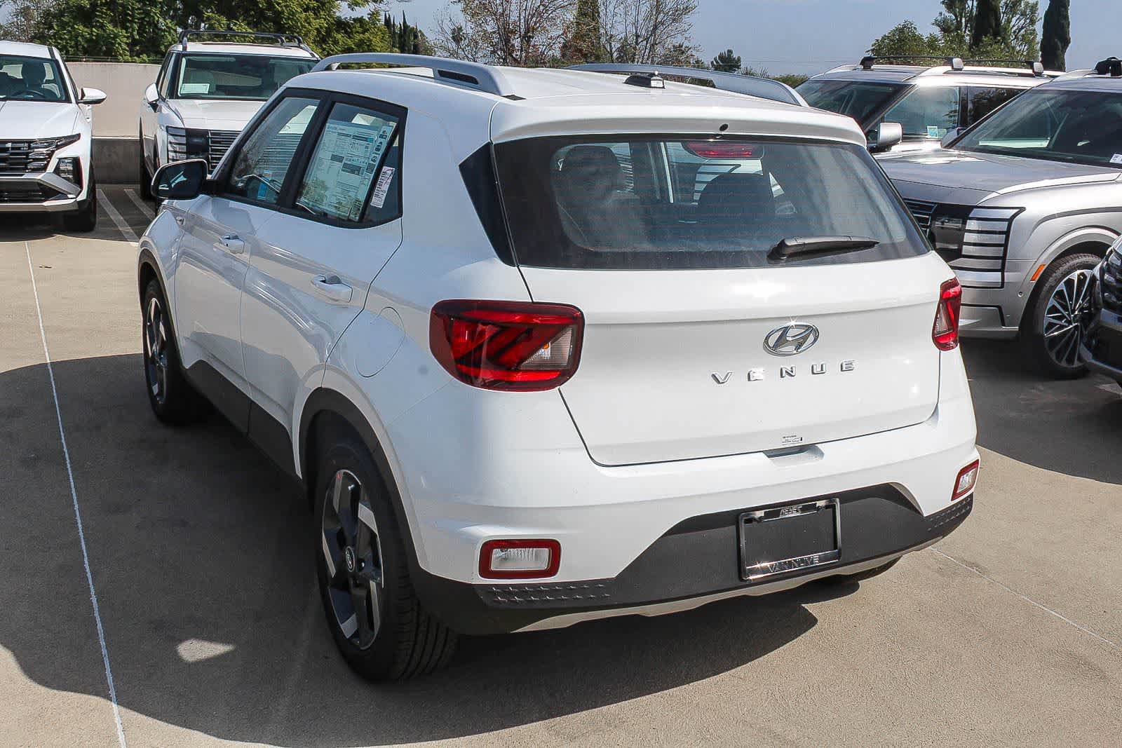 New 2026 Hyundai Venue SEL FWD image 7