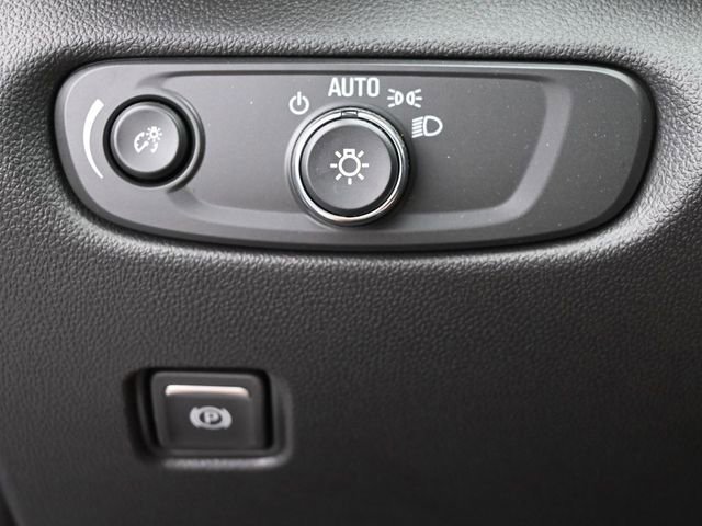 New 2025 Chevrolet Blazer LT w/ Midnight/Sport Edition FWD image 37