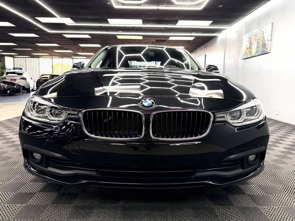 Used 2018 BMW 320i Sedan RWD image 3