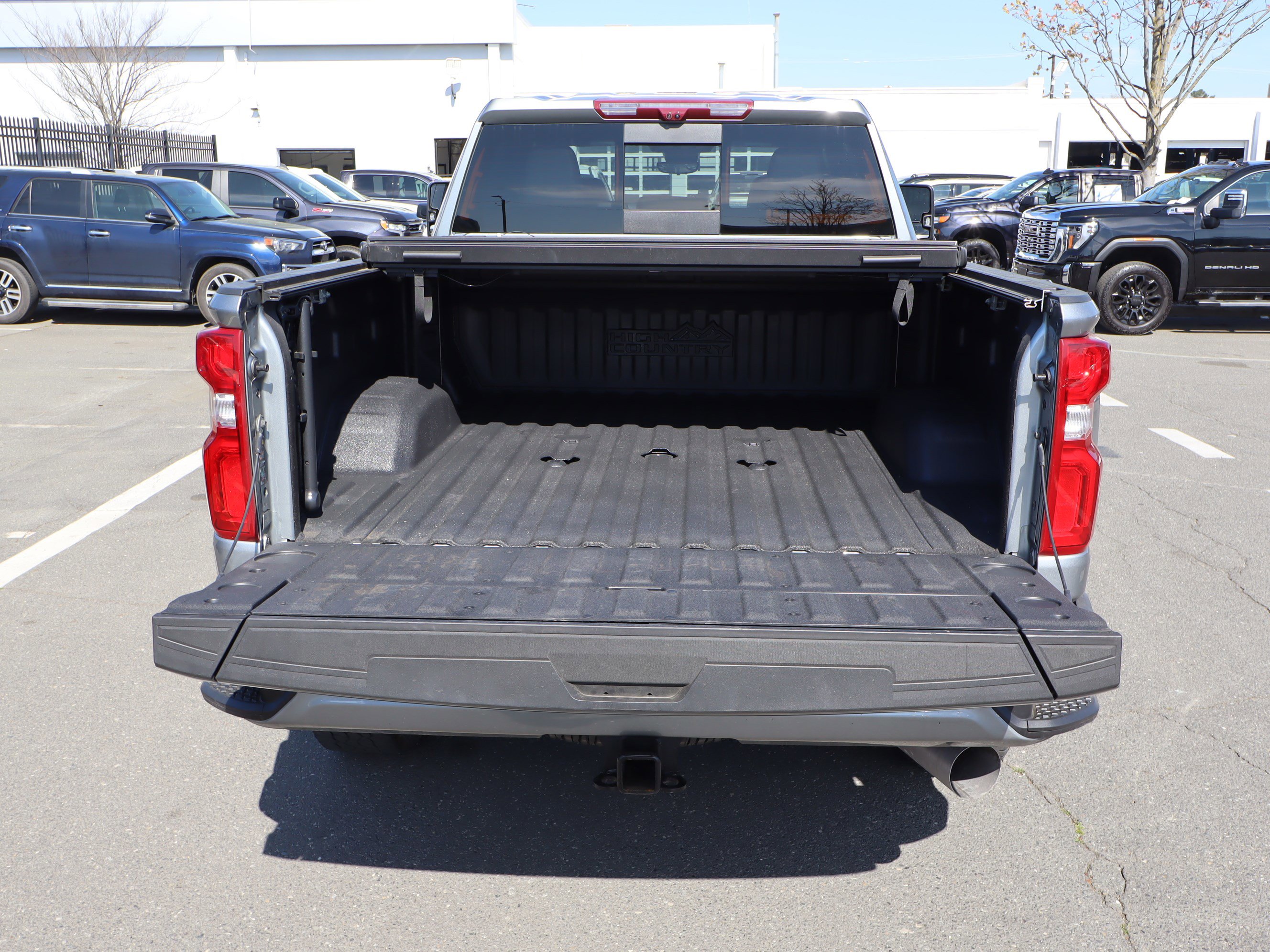 Used 2024 Chevrolet Silverado 2500 High Country w/ High Country Premium Package image 15
