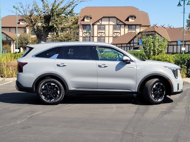 New 2026 Kia Sorento S FWD image 3