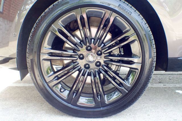 Used 2025 Land Rover Range Rover Long Wheelbase SE AWD/4WD image 55