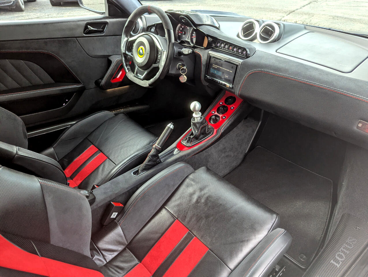Used 2021 Lotus Evora image 25