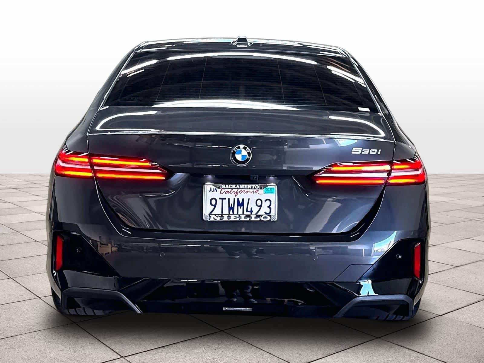 Used 2026 BMW 530i w/ M Sport Package RWD image 7