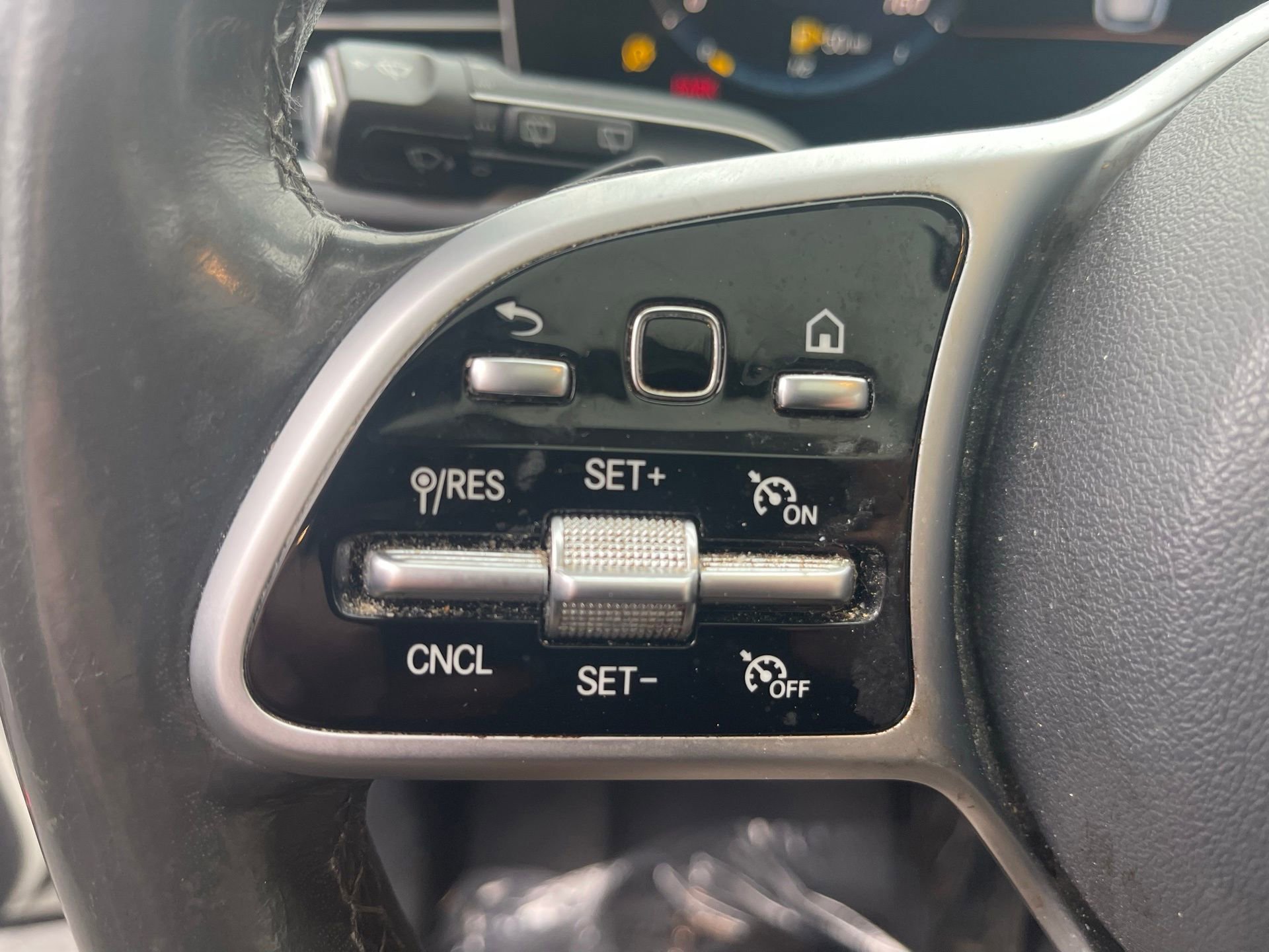 Certified 2020 Mercedes-Benz GLE 350 4MATIC image 9