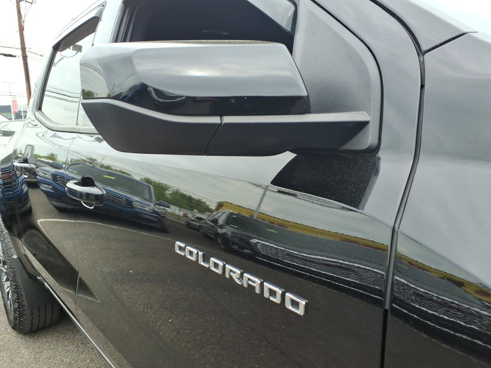 Used 2023 Chevrolet Colorado Z71 w/ Z71 Convenience Package 2 AWD/4WD image 12