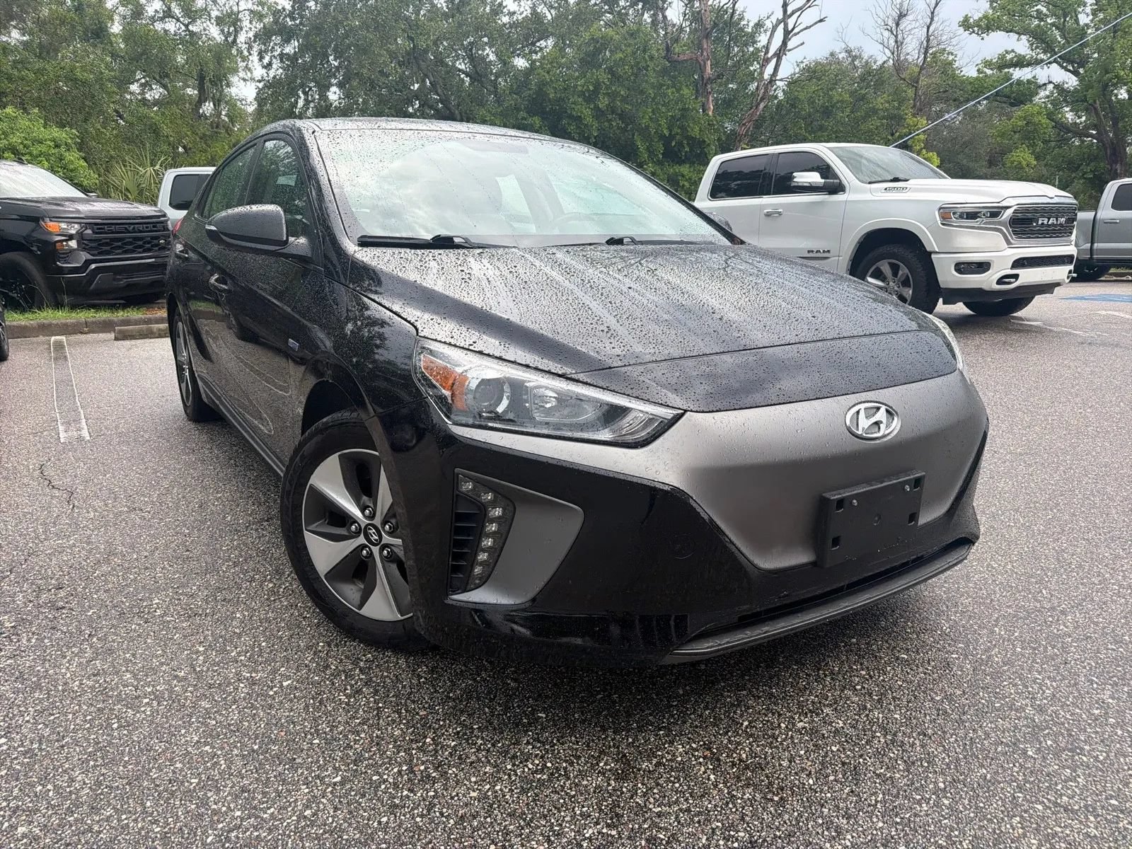 Used 2019 Hyundai Ioniq Electric FWD image 5