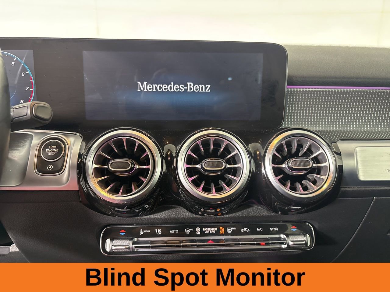 Used 2022 Mercedes-Benz GLB 250 4MATIC image 17