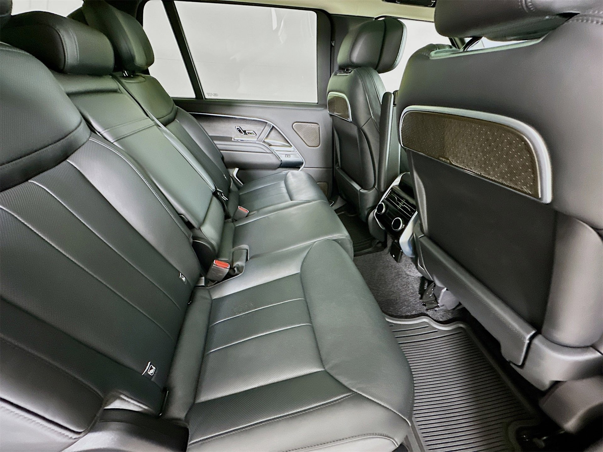 Used 2025 Land Rover Range Rover Long Wheelbase Autobiography image 30