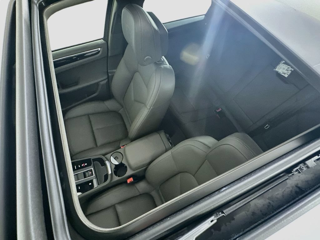 New 2026 Porsche Macan AWD/4WD image 14