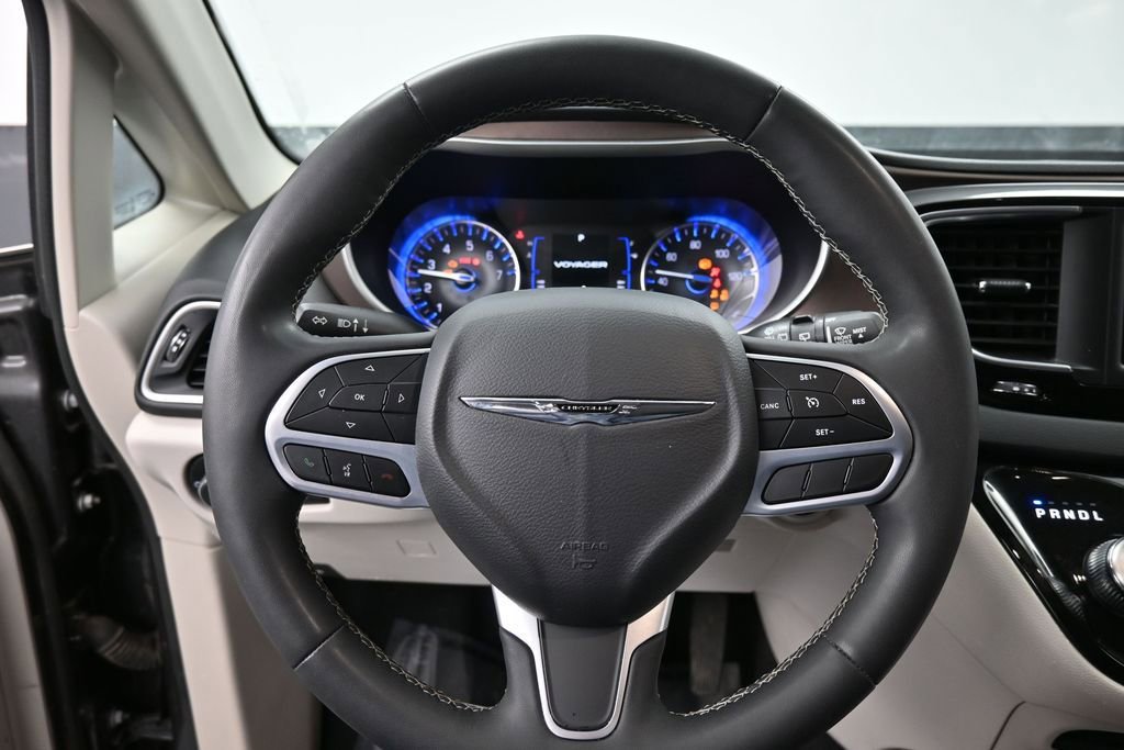 Used 2023 Chrysler Voyager LX FWD image 30