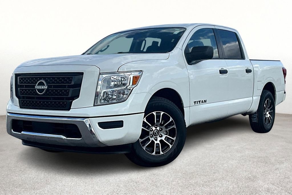 Used 2023 Nissan Titan SV image 14