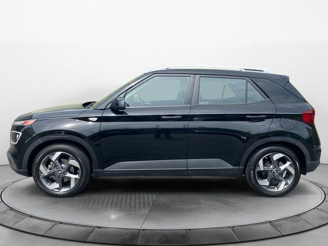 Used 2020 Hyundai Venue SEL w/ Convenience + Premium Package FWD image 2