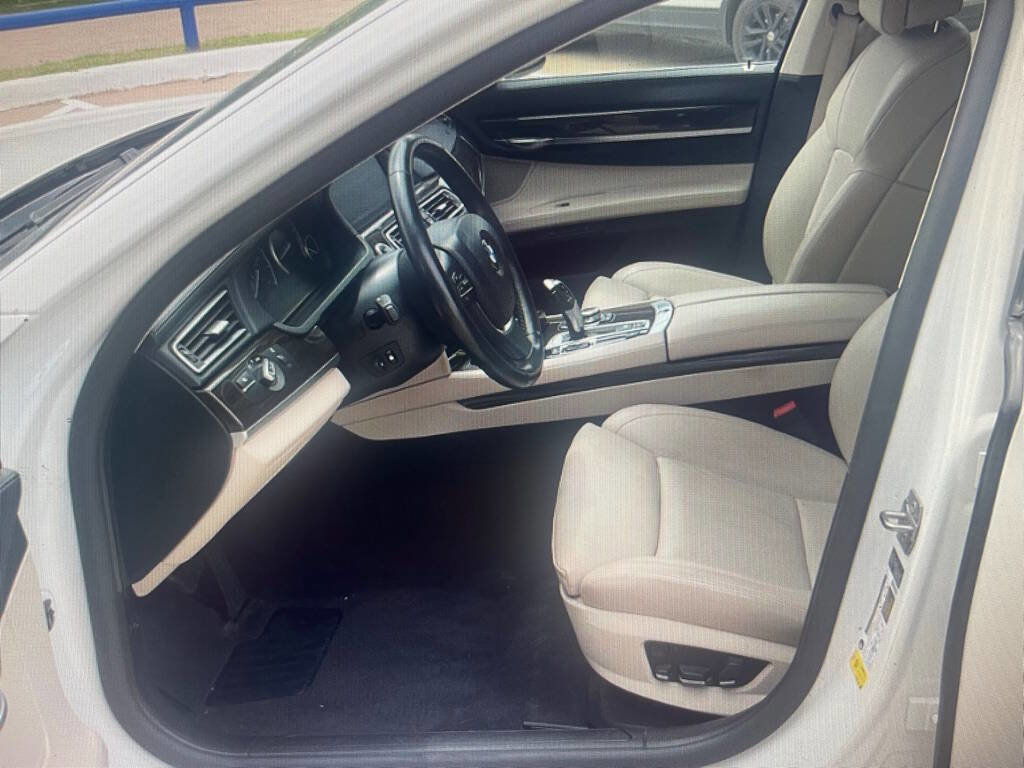 Used 2012 BMW 750Li image 7