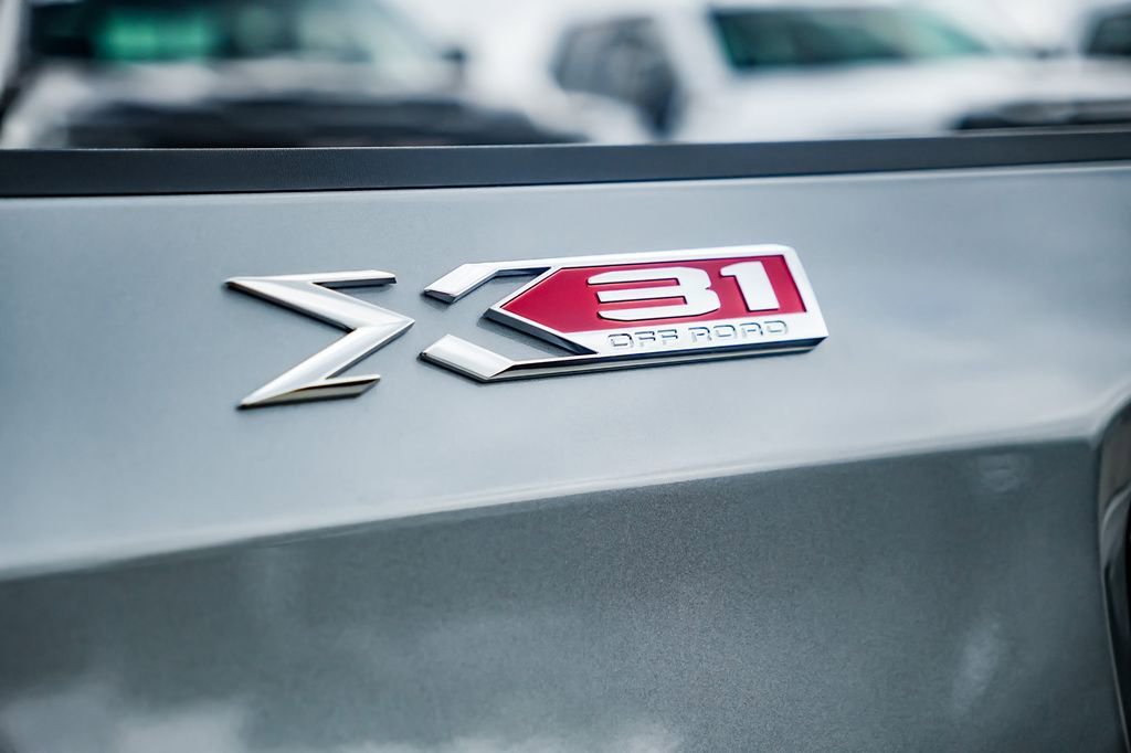 New 2026 GMC Sierra 1500 SLT AWD/4WD image 8
