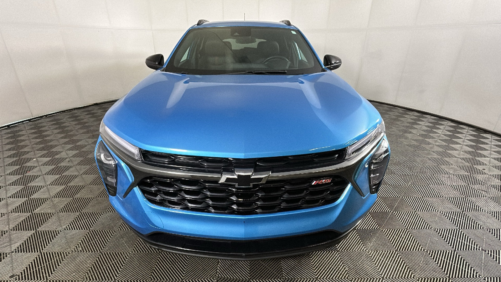 Used 2025 Chevrolet Trax RS FWD image 8