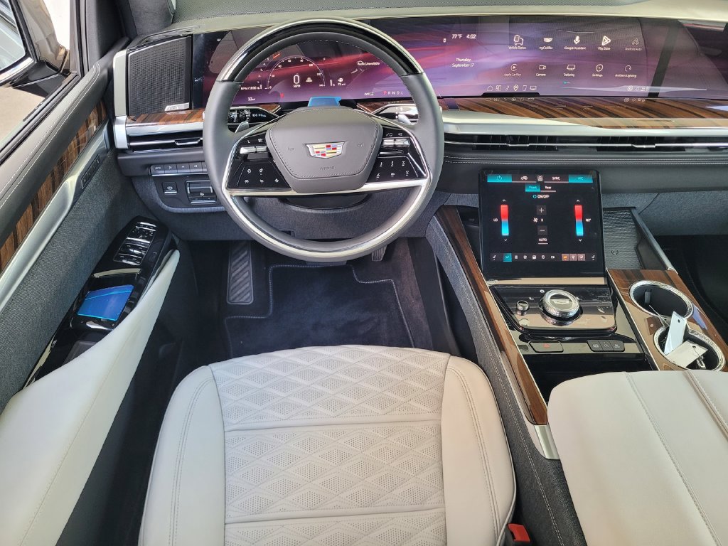 New 2026 Cadillac Escalade Platinum Sport w/ LPO, ONYX Package AWD/4WD image 9