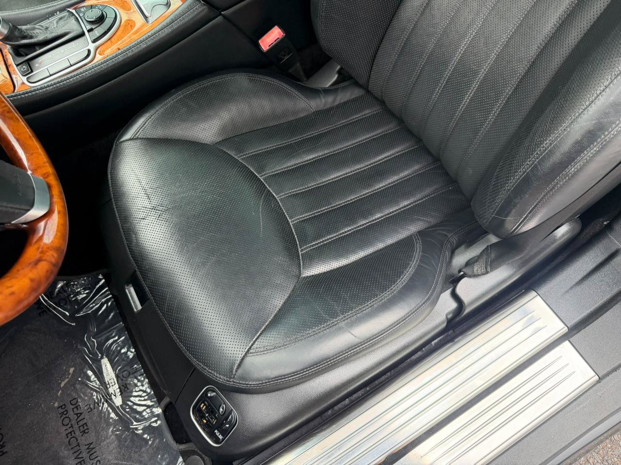 Used 2011 Mercedes-Benz SL 550 image 28
