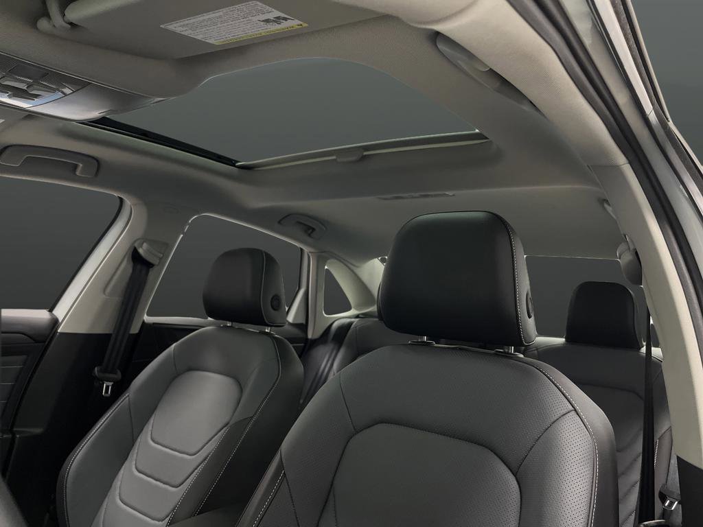 Used 2025 Volkswagen Jetta SEL image 7