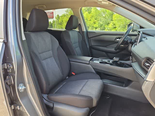 Used 2024 Nissan Rogue SV FWD image 18