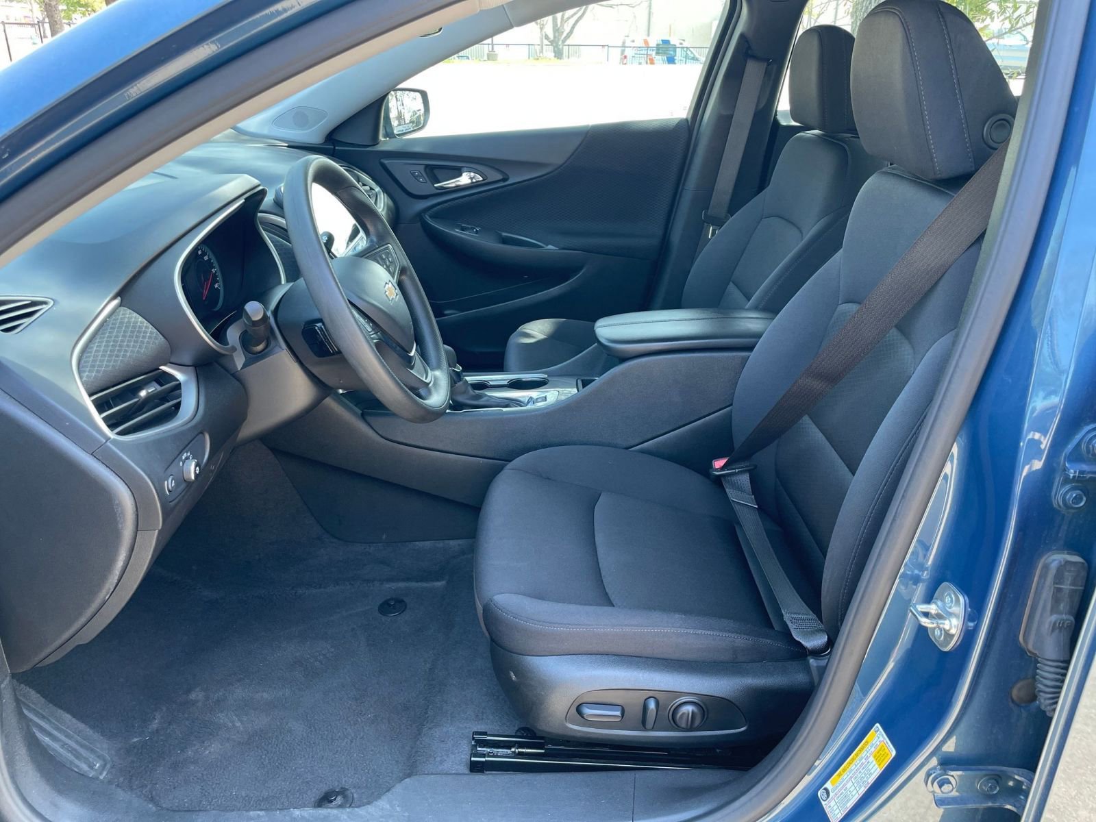 Used 2024 Chevrolet Malibu LT image 30