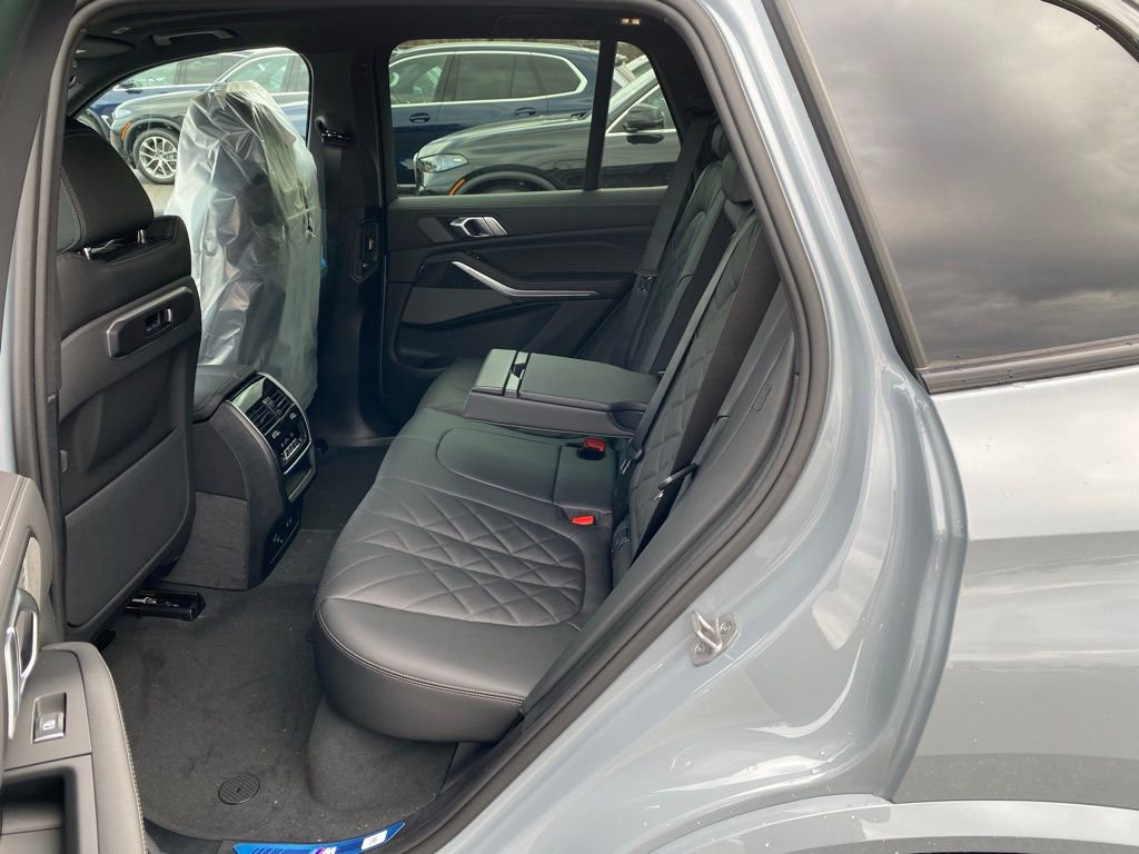 New 2026 BMW X5 xDrive50e w/ M Sport Package AWD/4WD image 7