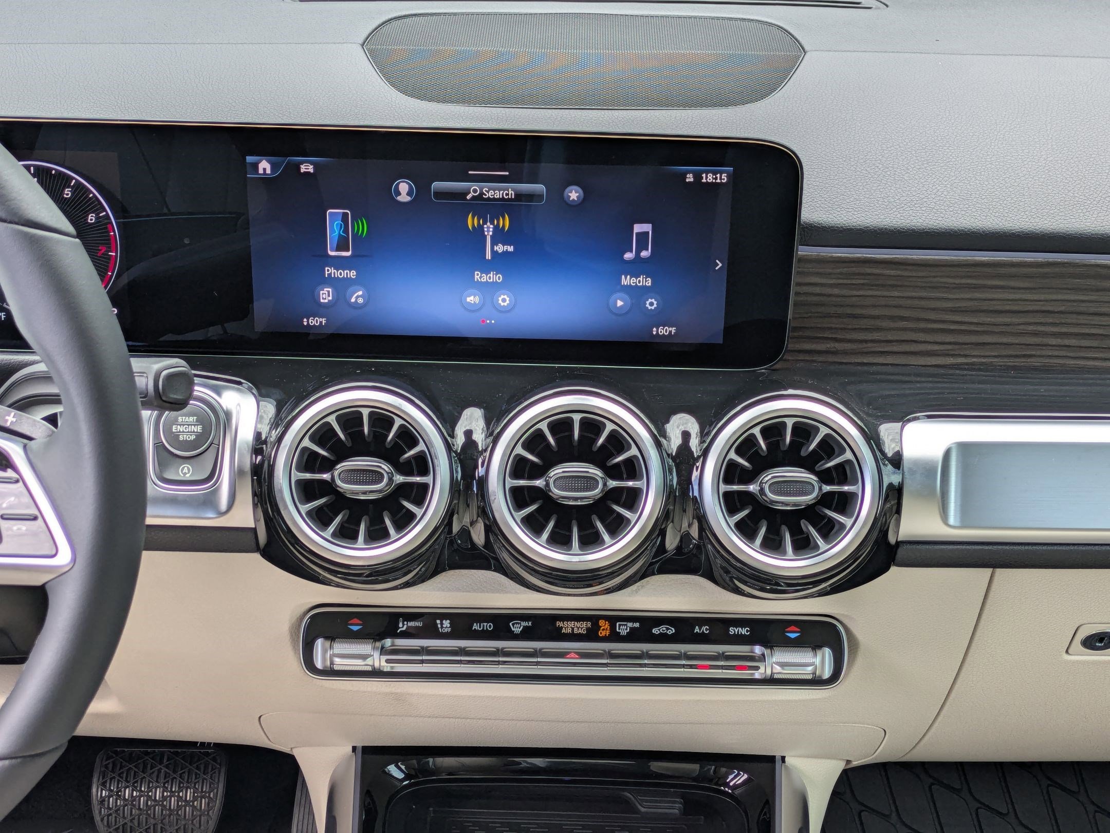 New 2025 Mercedes-Benz GLB 250 image 31