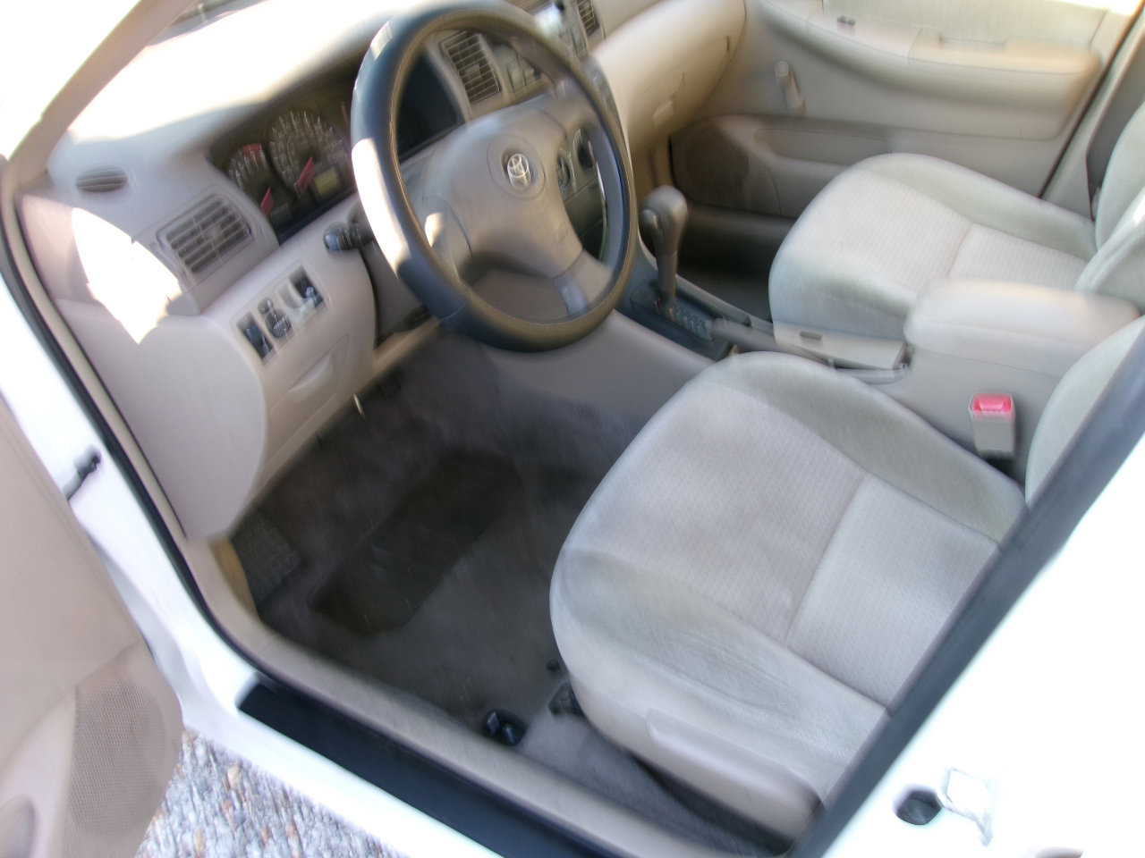 Used 2005 Toyota Corolla CE image 11