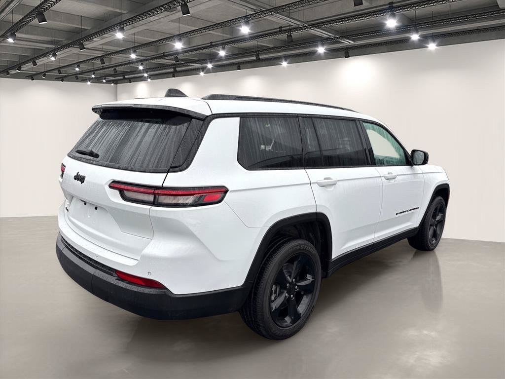 Used 2023 Jeep Grand Cherokee L Laredo AWD/4WD image 7