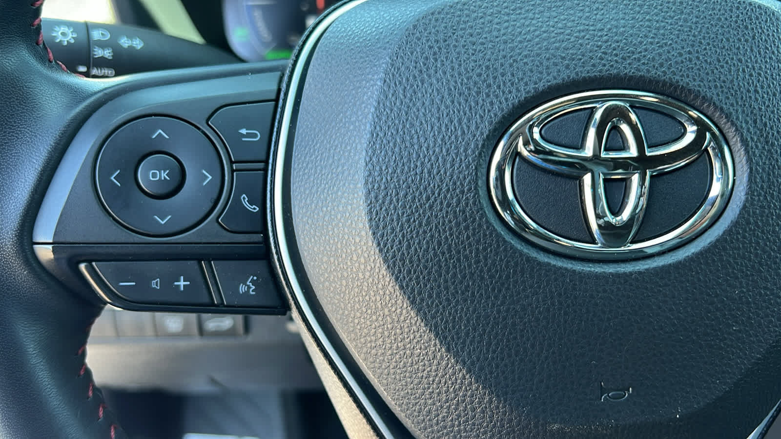 Used 2023 Toyota RAV4 XSE AWD/4WD image 19