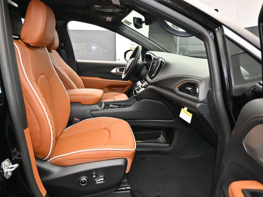 New 2026 Chrysler Pacifica Pinnacle image 50
